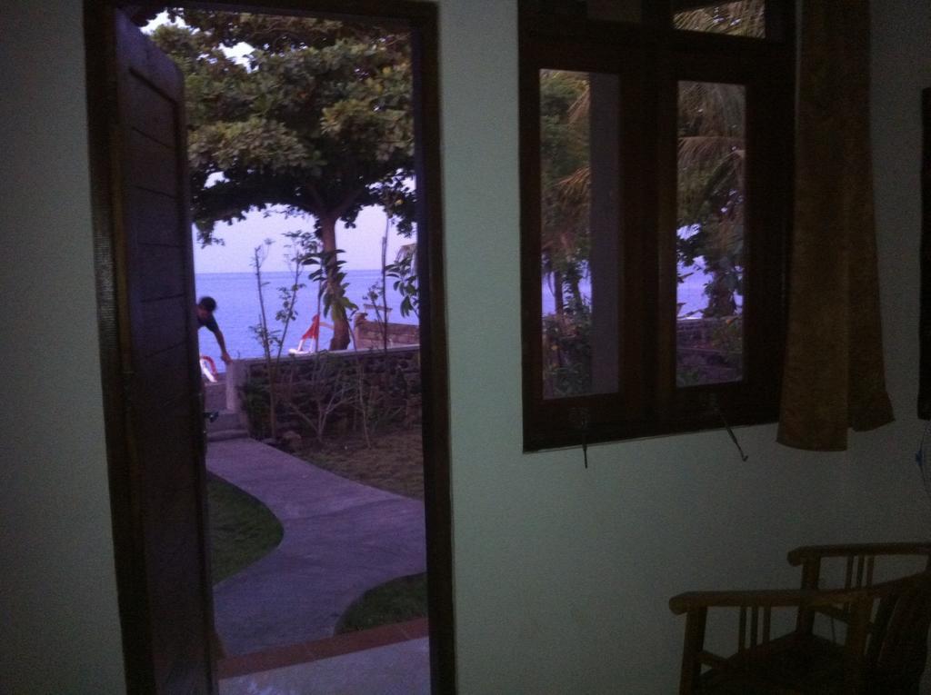 Amed Sari Beach Guesthouse Bilik gambar